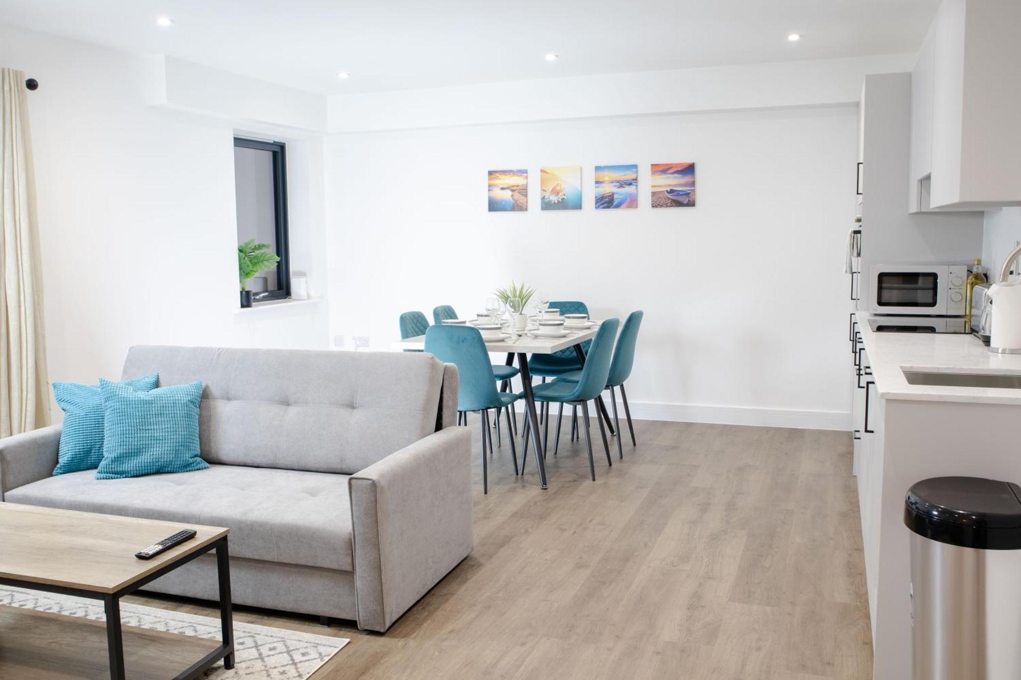 Central 2 Bed 2 Bath Apartment Near Brighton College, Beach, Hospital - Long Stay Offers Exterior foto